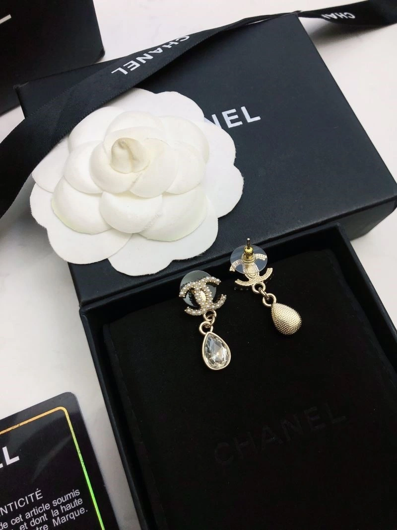 Unique Chanel Earrings 221332