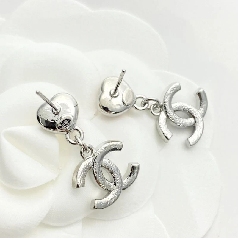 Chanel Earrings Affordable 221307