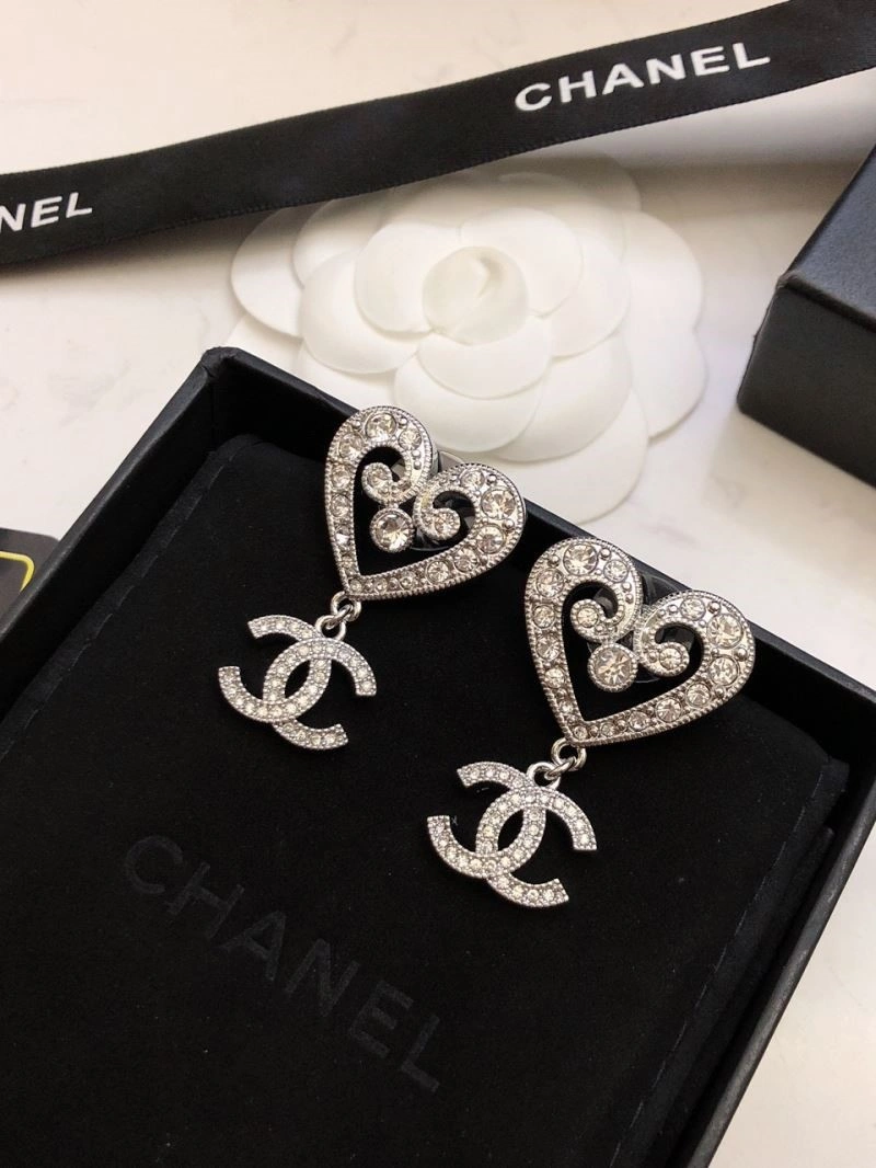 Versatile Chanel Earrings 221289