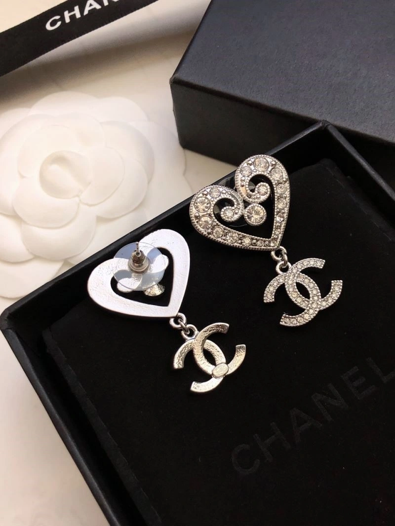 Versatile Chanel Earrings 221289