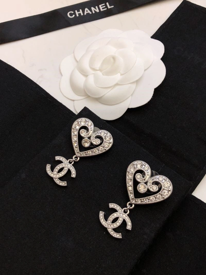 Versatile Chanel Earrings 221289
