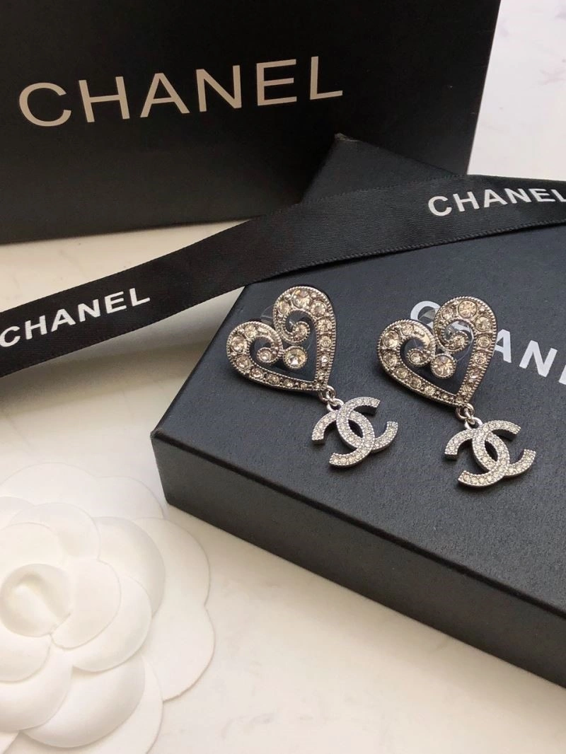 Versatile Chanel Earrings 221289