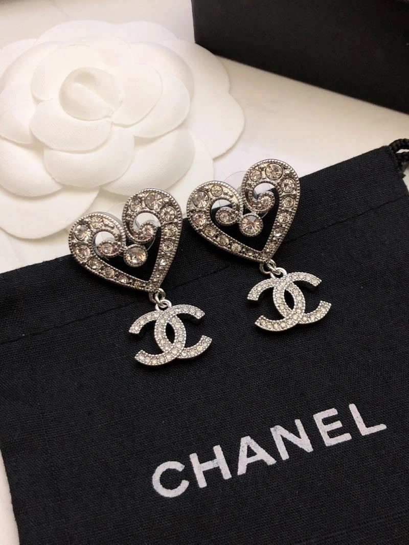 Versatile Chanel Earrings 221289