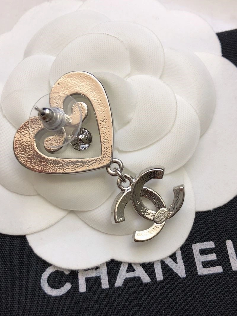 Versatile Chanel Earrings 221289