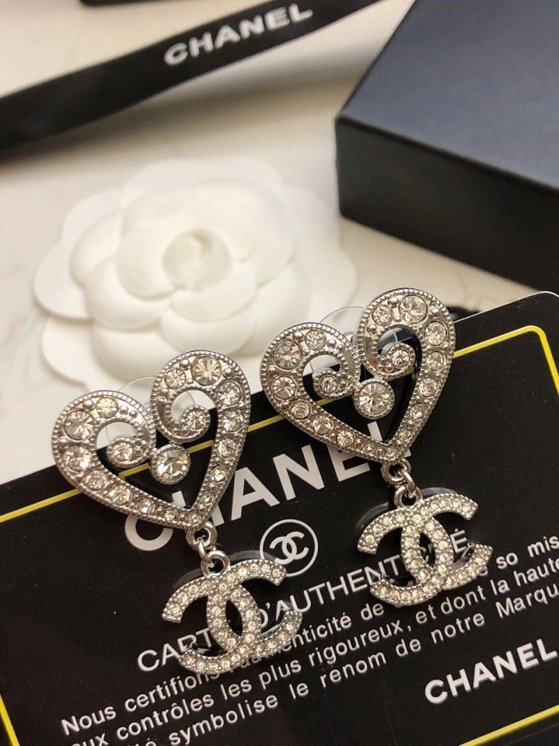 Versatile Chanel Earrings 221289