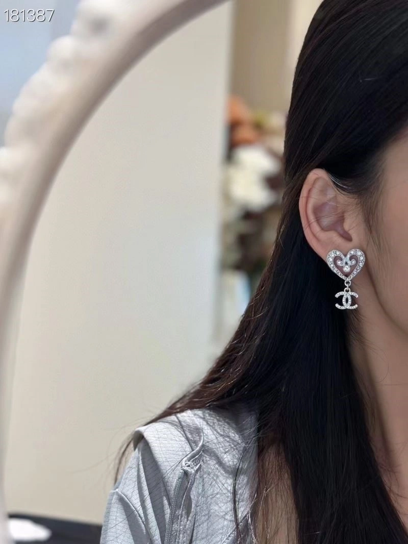 Versatile Chanel Earrings 221289