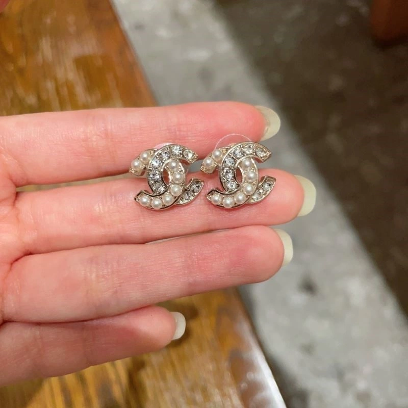 Chanel Earrings Comfortable 221285