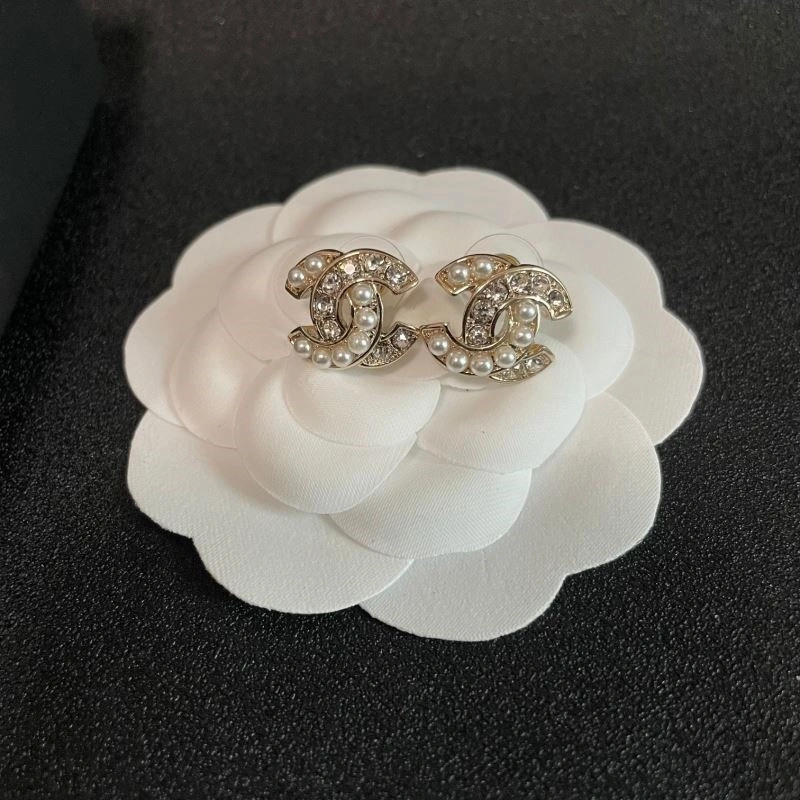 Chanel Earrings Comfortable 221285