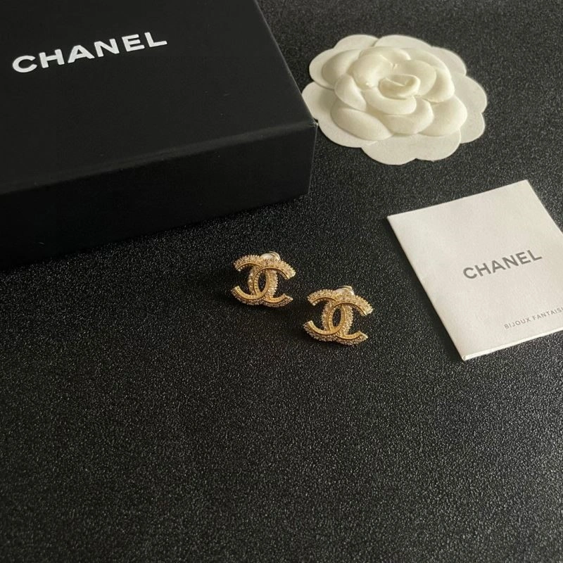 Effortless Chanel Earrings 221284