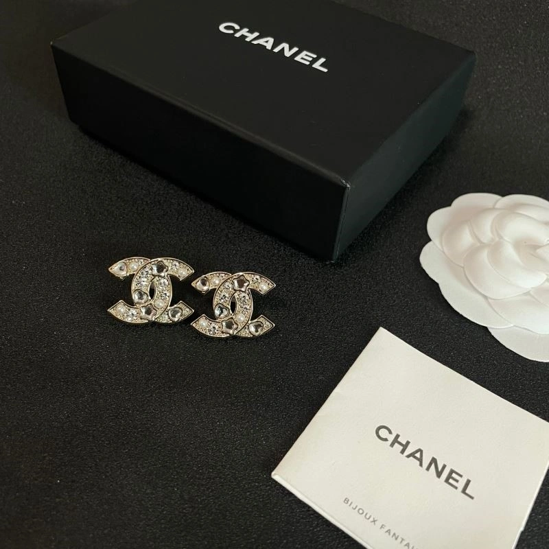 Lightweight Chanel Earrings 221273