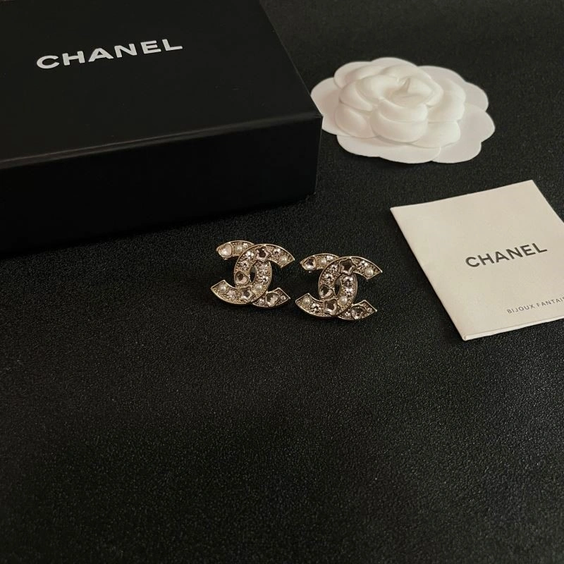 Lightweight Chanel Earrings 221273