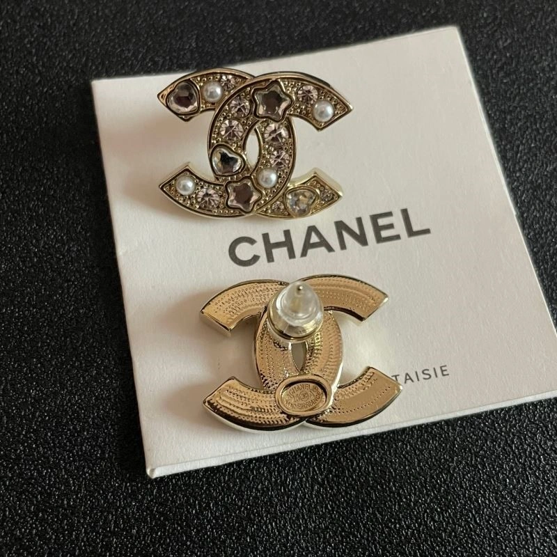 Lightweight Chanel Earrings 221273