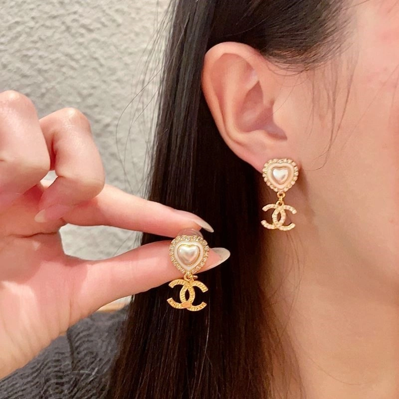 Chanel Earrings Packable 221260