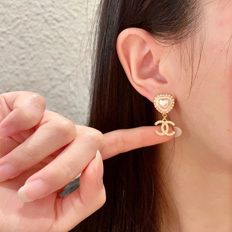 Chanel Earrings Packable 221260