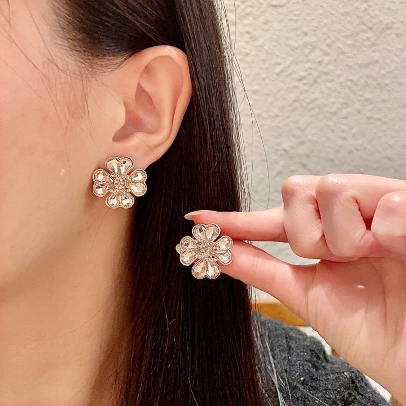 Chanel Earrings SoftTouch 221281