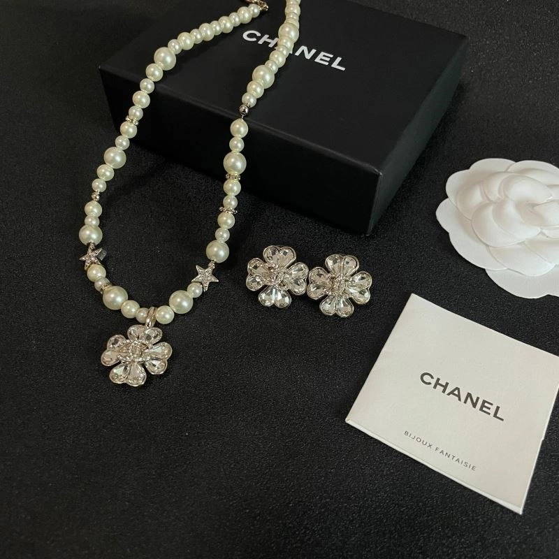 Chanel Earrings SoftTouch 221281