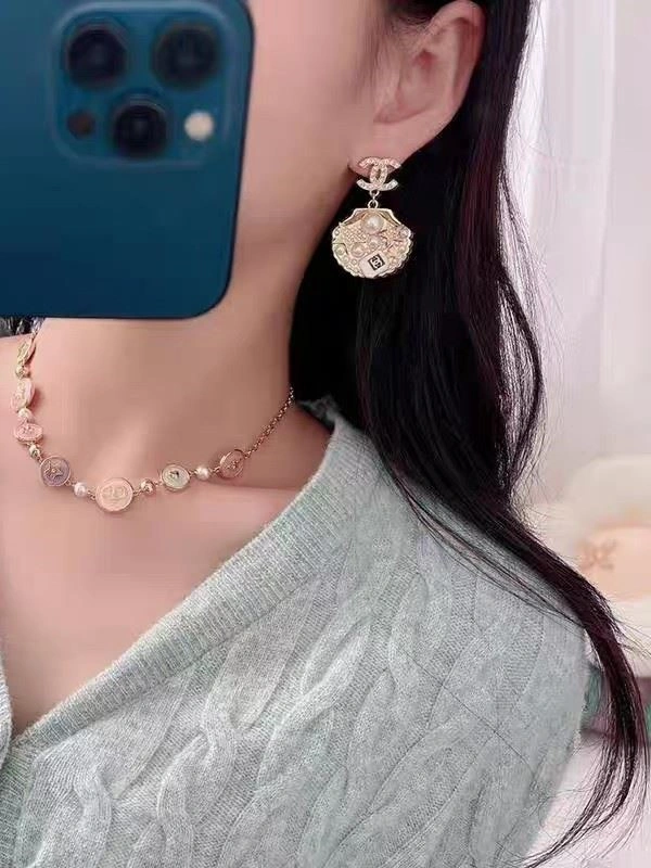 Premium Chanel Earrings 221258