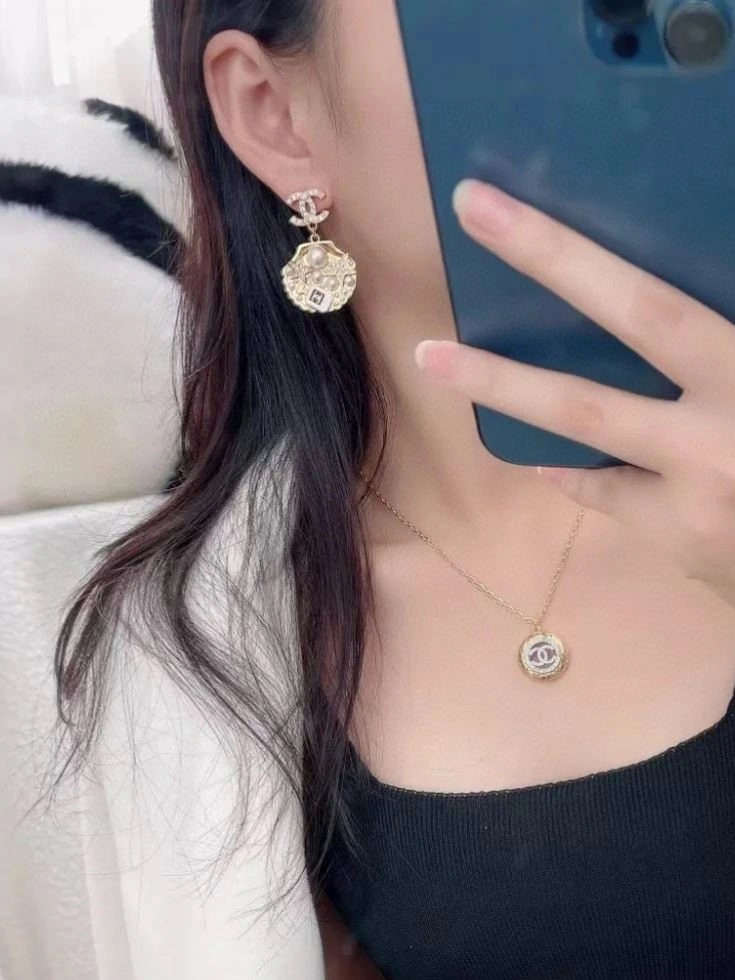 Premium Chanel Earrings 221258