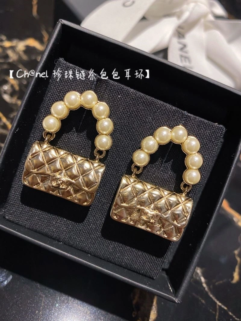Breathable Chanel Earrings 221253