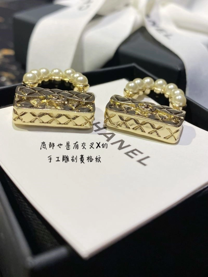 Breathable Chanel Earrings 221253
