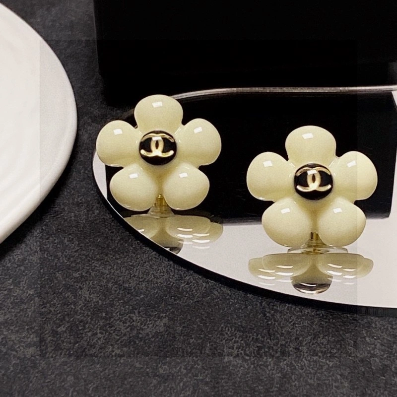 Chanel Earrings Refined 221252
