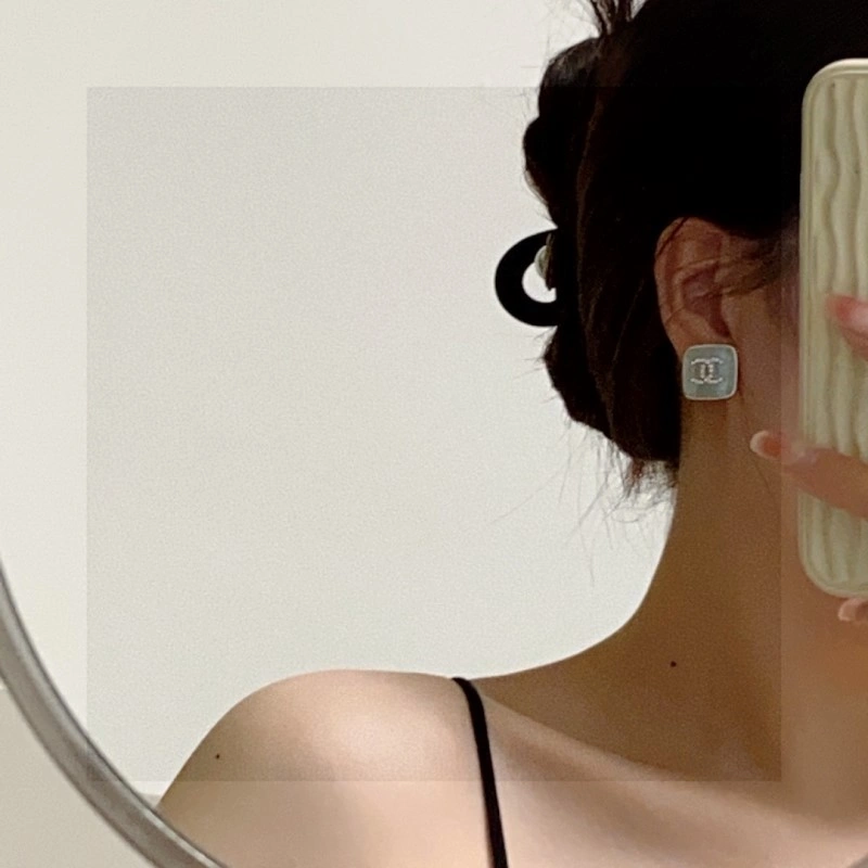 Sporty Chanel Earrings 221251