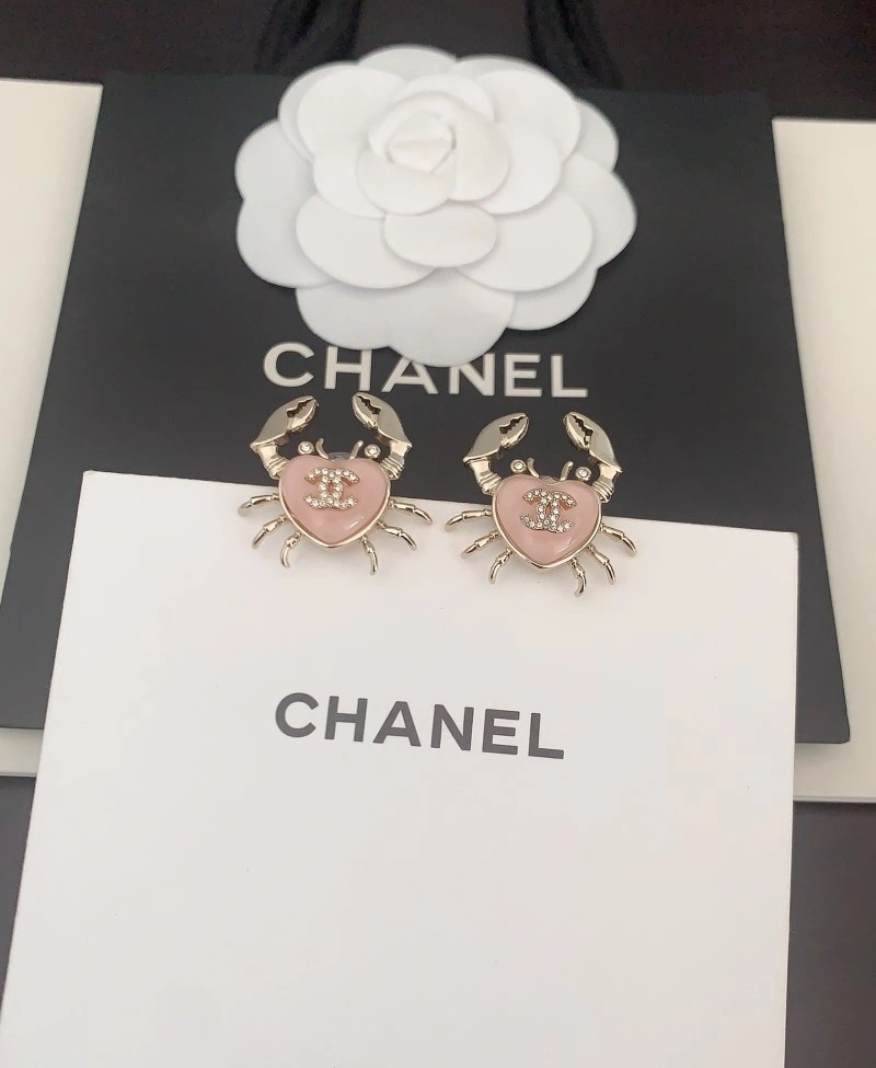 EyeCatching Chanel Earrings 221244