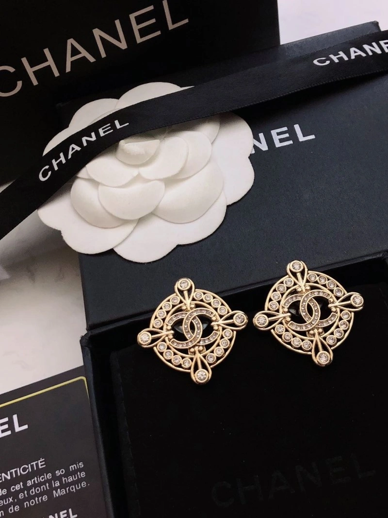 Compact Chanel Earrings 221229