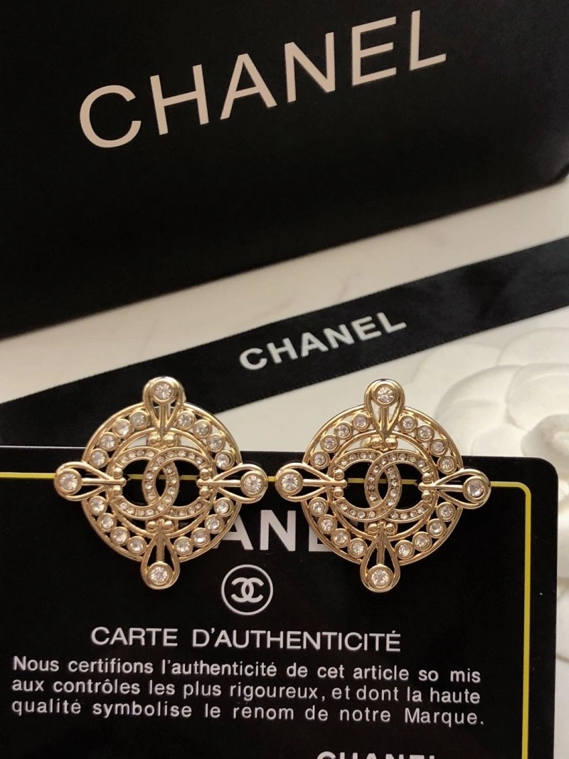 Compact Chanel Earrings 221229