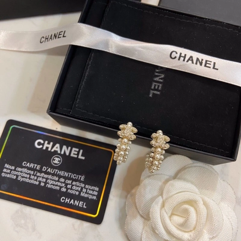 Chic Chanel Earrings 221230