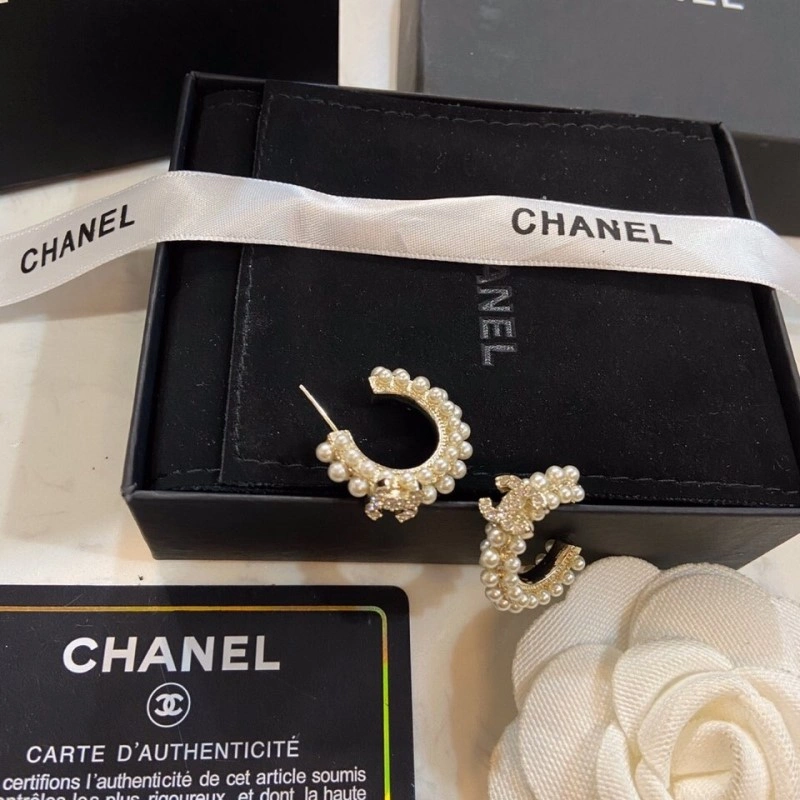 Chic Chanel Earrings 221230