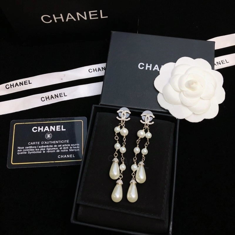Effortless Chanel Earrings 221226