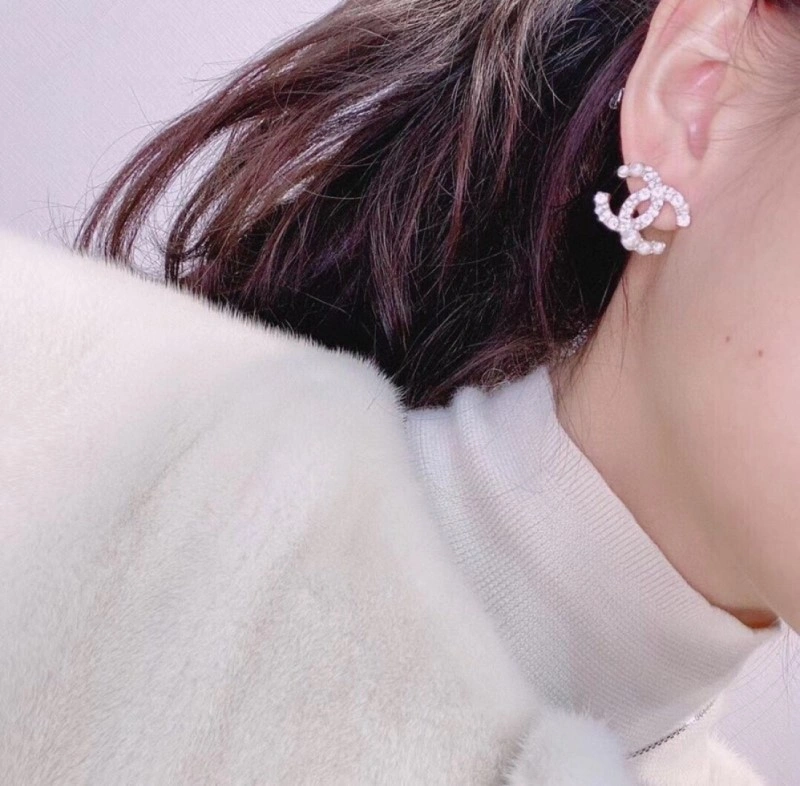 Popular Chanel Earrings 221220