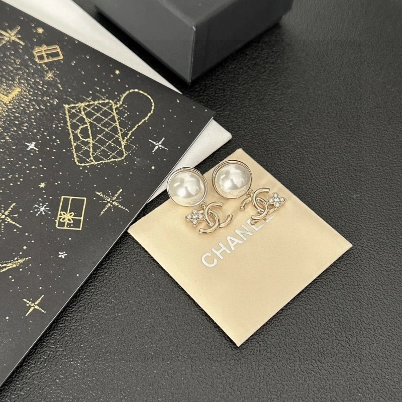 Chanel Earrings Flexible 221211