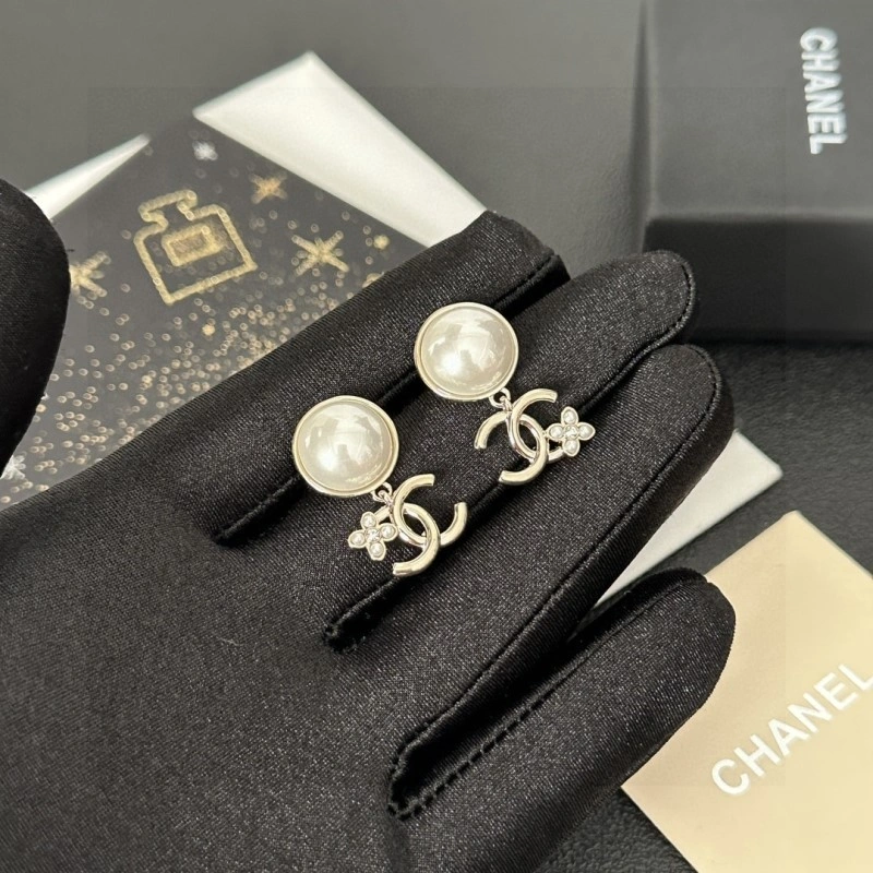 Chanel Earrings Flexible 221211