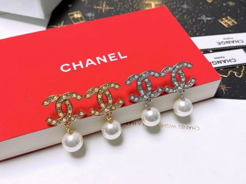 Sleek Chanel Earrings 221193