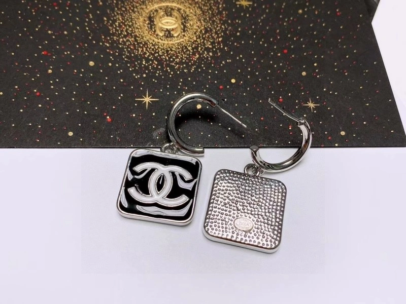 Comfortable Chanel Earrings 221198