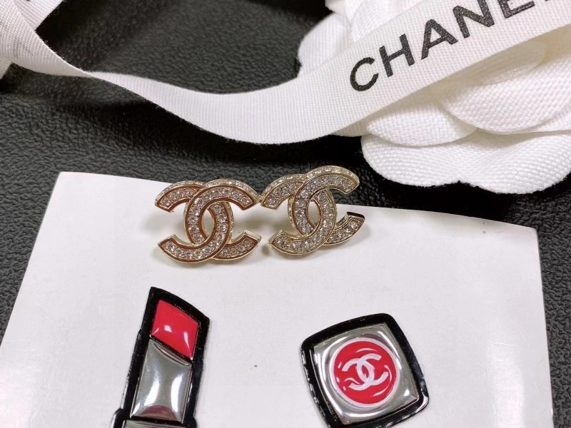 Sophisticated Chanel Earrings 221189