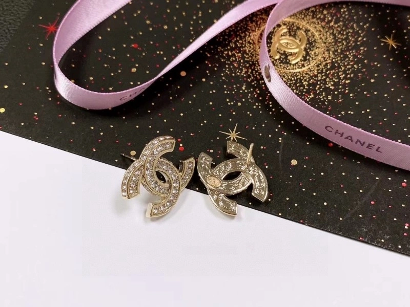 Sophisticated Chanel Earrings 221189
