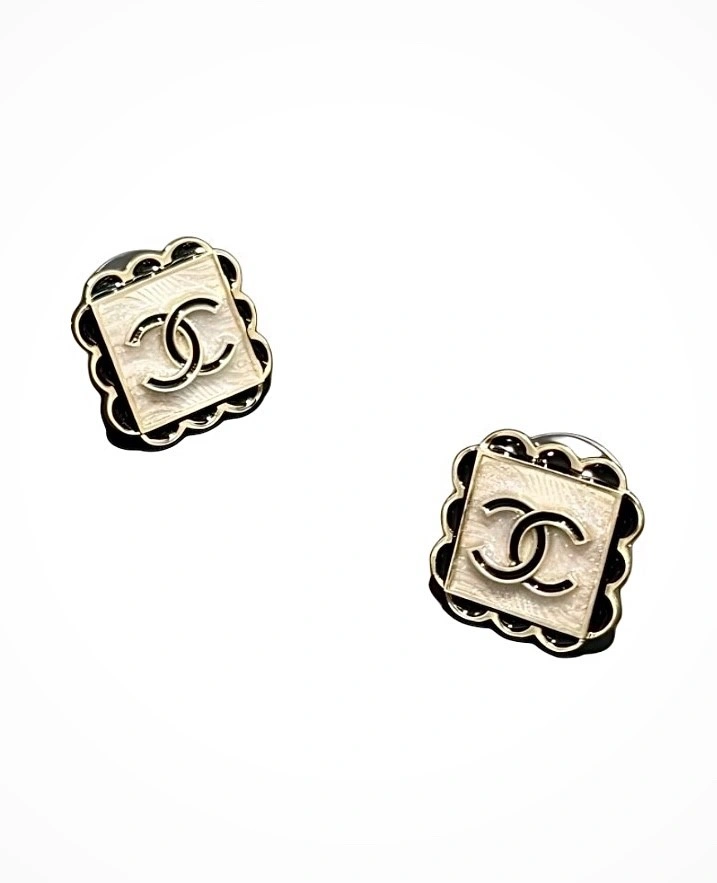Chanel Earrings MoistureWicking 221161