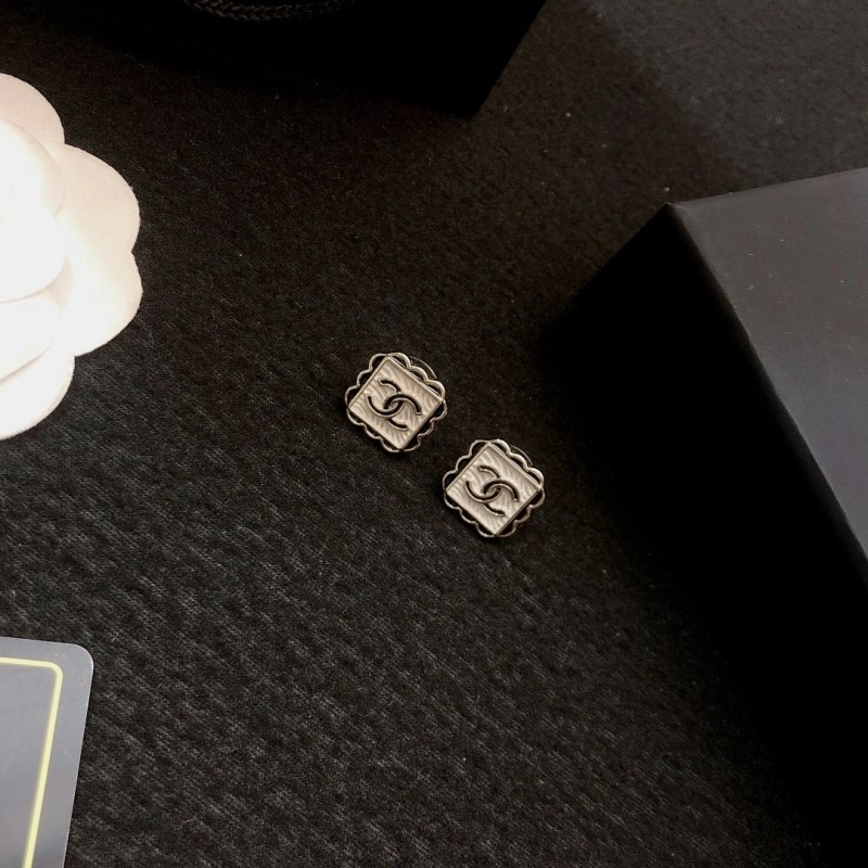 Chanel Earrings MoistureWicking 221161