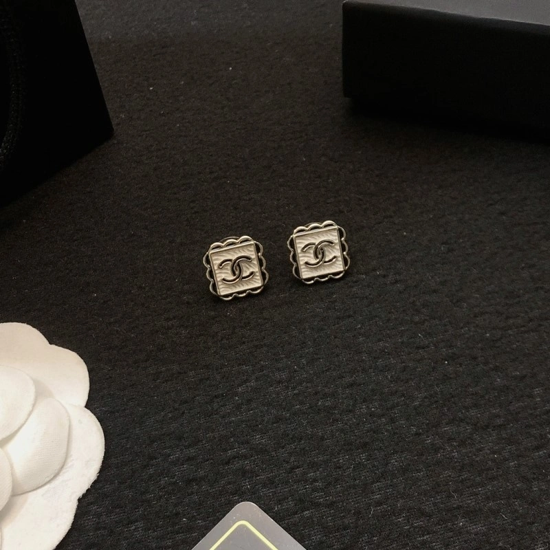 Chanel Earrings MoistureWicking 221161