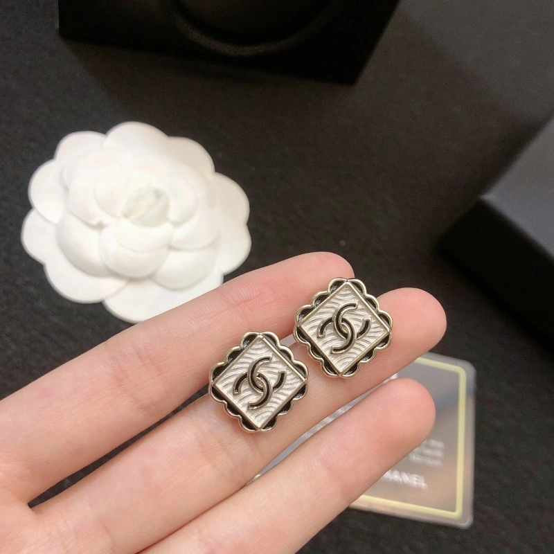 Chanel Earrings MoistureWicking 221161