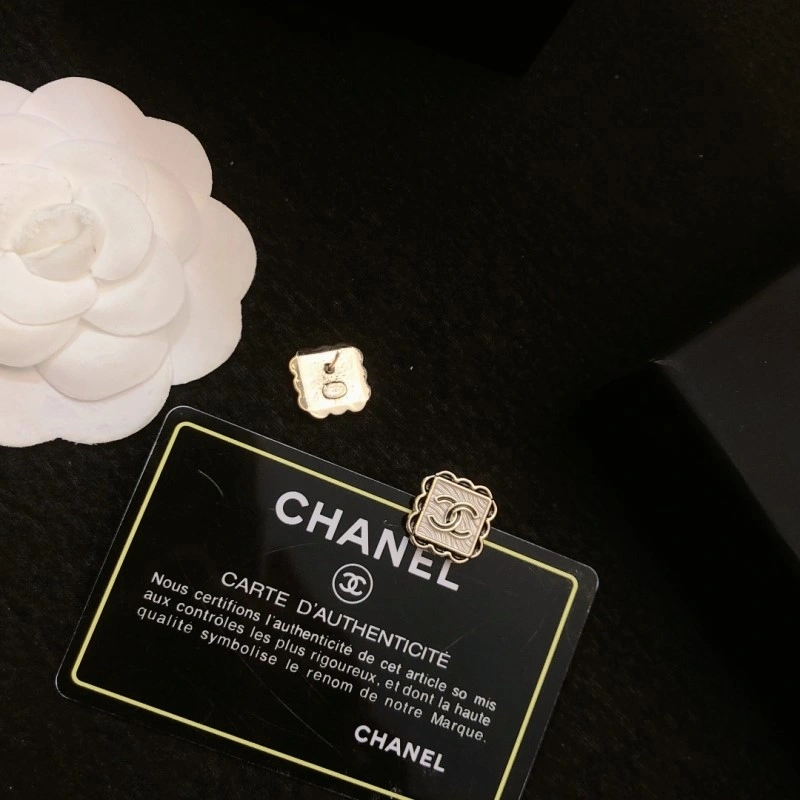 Chanel Earrings MoistureWicking 221161