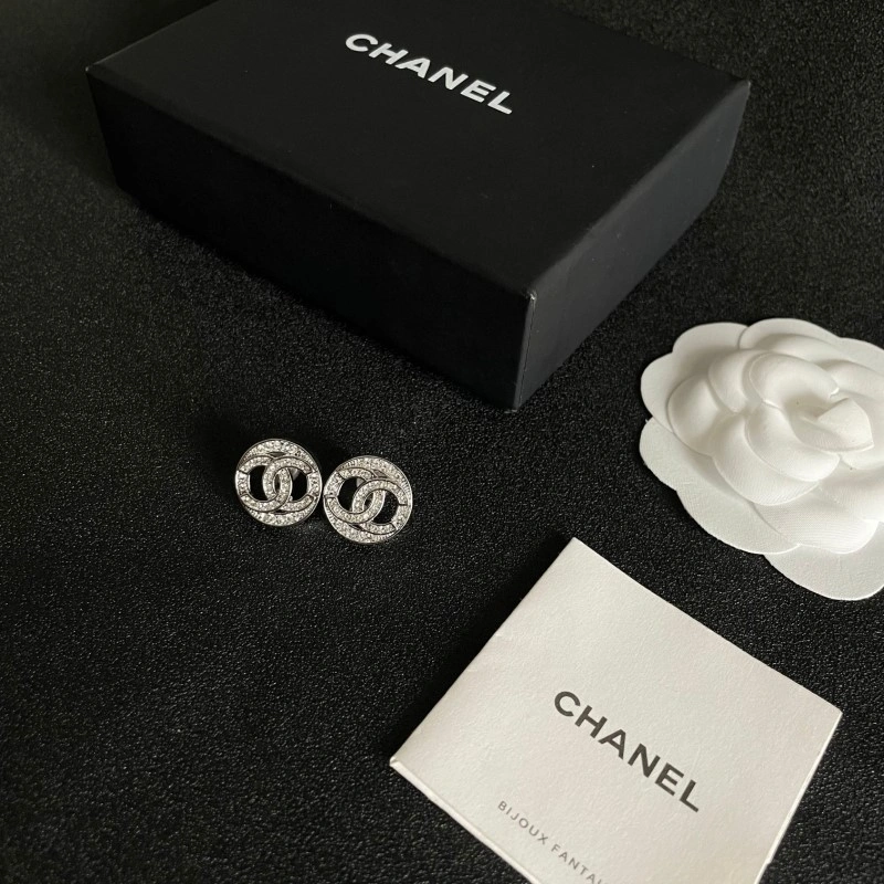 Chanel Earrings Bold 221154
