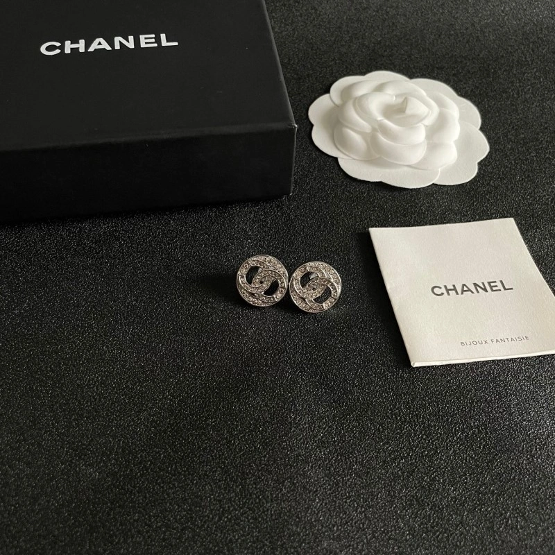 Chanel Earrings Bold 221154