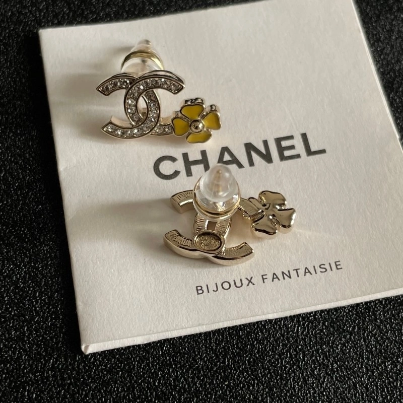 Chanel Earrings Supportive 221232
