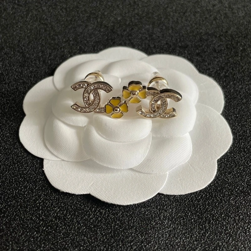 Chanel Earrings Supportive 221232