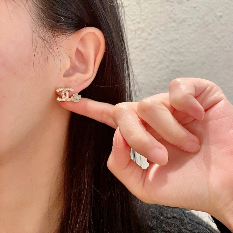 Chanel Earrings Supportive 221170