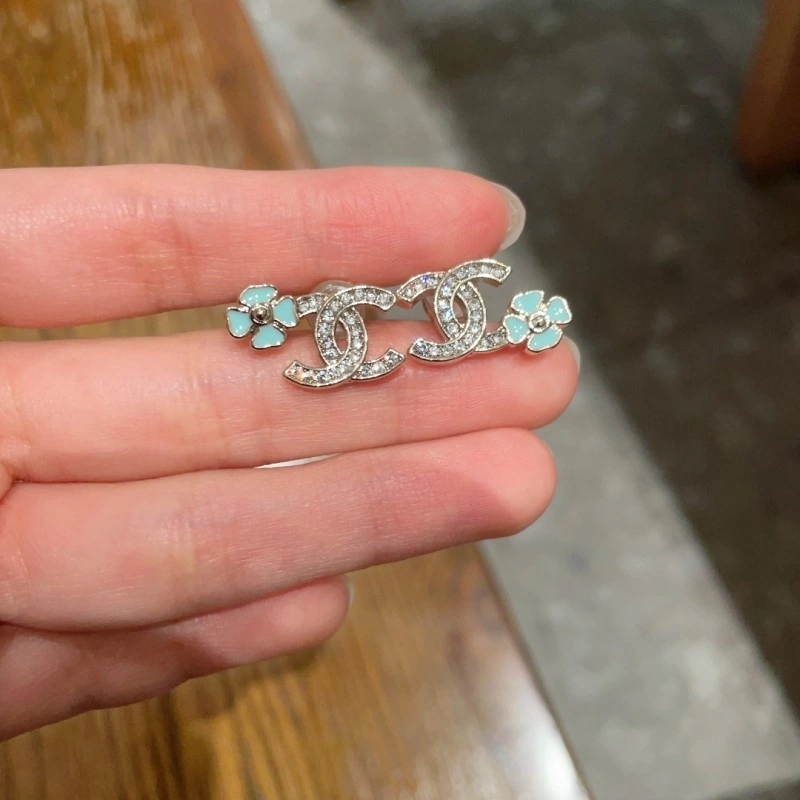 Chanel Earrings Supportive 221170